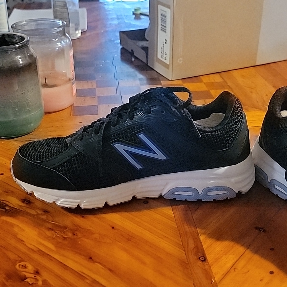 New Balance, Black, Womens 9